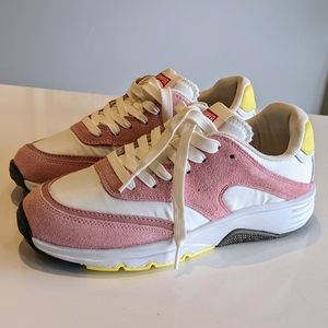 ✨NWT ✨Camper Drift sneakers